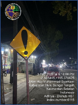 Peringatan (Ditegaskan penjelasan jenis peringatan dengan menggunakan papan tambahan)